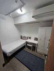 Lucky Plaza (D9), Apartment #569298101